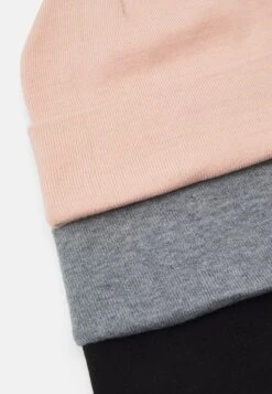 Pier One 3 Pack UnisexBerrettoBlack/Grey/Pink Uomo Cappellie Berretti PI954P00D-Q17 8 Pier One 3 Pack UnisexBerrettoBlack/Grey/Pink Uomo Cappellie Berretti PI954P00D-Q17 -Pier One bbc9906859c94d8d872d171b30469802