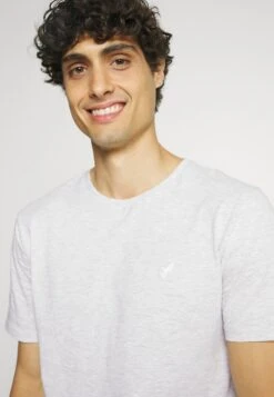 Pier One 5 PackT-Shirt BasicLight Grey101_White001_Green602 Uomo T-shirt E Polo PI922O0TV-C11 15 Pier One 5 PackT-Shirt BasicLight Grey101_White001_Green602 Uomo T-shirt E Polo PI922O0TV-C11 -Pier One bfc88b4fb0af436ea6df397e7b3e9a49