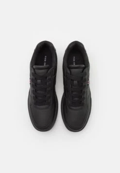 Pier One Unisex - Sneakers Basse - Black -Pier One c01aff3b236040d5b66c4921cfe54f60