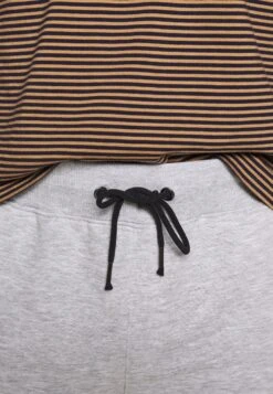 Pier One 2 Pack - Shorts -Light Grey /Black -Pier One c4d577d8c6314b53bc4b281d9e735af0