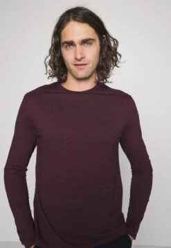 Pier One Pigiama Dark Blue/Bordeaux Uomo Per La Notte PI982M033-K14 -Pier One c54af894dc5e444ebbec14e1eec64139