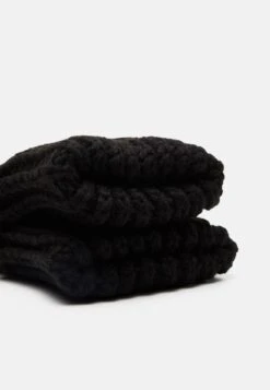 Pier One SetSciarpaBlack Uomo Cappellie Berretti PI952G01R-Q11 -Pier One c92365d50605499f8894d8134b71f297