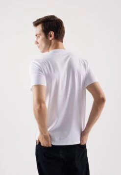 Pier One T-Shirt BasicWhite Uomo T-shirt E Polo PI922O0YL-A11 -Pier One ccf914c588a14ff59c083a224a2b4658