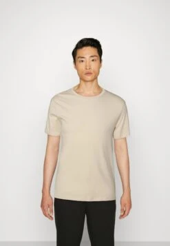 Pier One 7 PackT-Shirt BasicBlack/Dark Blue/Dark Green Uomo T-shirt E Polo PI922O0PY-Q14 16 Pier One 7 PackT-Shirt BasicBlack/Dark Blue/Dark Green Uomo T-shirt E Polo PI922O0PY-Q14 -Pier One cda6f2d4fb3741ada85231c55ecc0d52