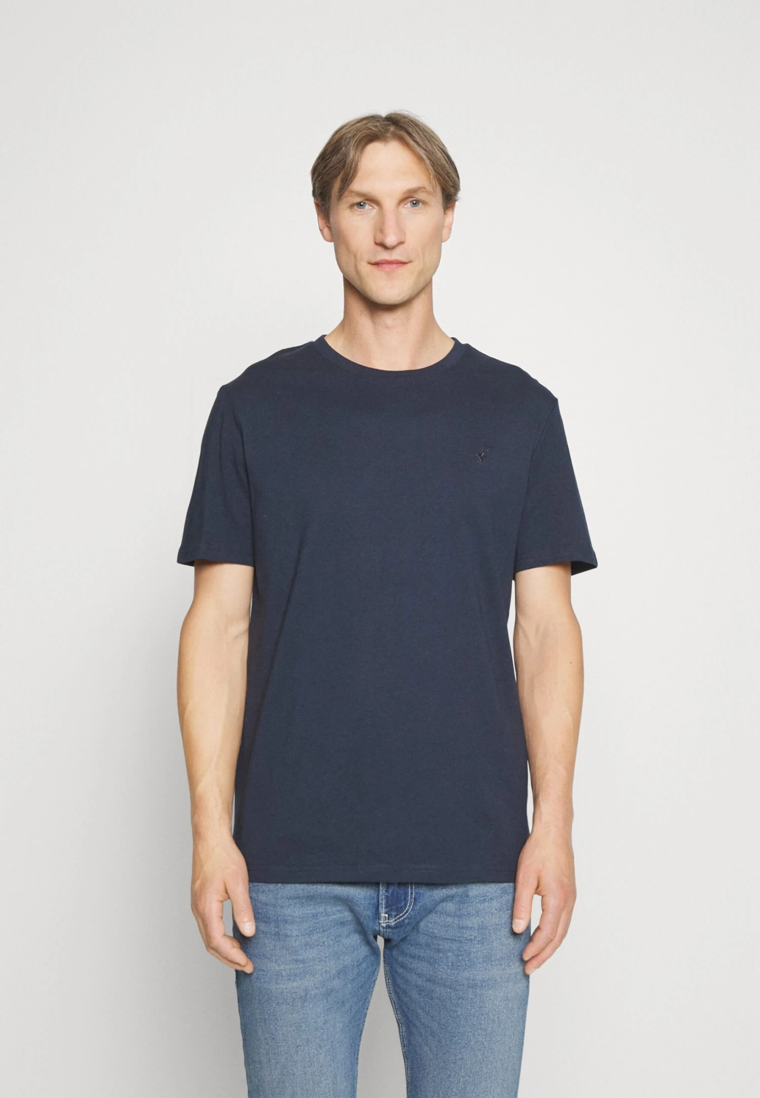 Pier One 3 PackT-Shirt BasicDark Blue/Beige/Dark Brown Uomo T-shirt E Polo PI922O0YA-K11 6 Pier One 3 PackT-Shirt BasicDark Blue/Beige/Dark Brown Uomo T-shirt E Polo PI922O0YA-K11 - immagine 4