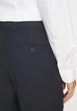 Pier One CompletoDark Blue Uomo Completi E Cravatte PI922A02I-K11 -Pier One d868e5af8a144e7e8ee820a60e583a96