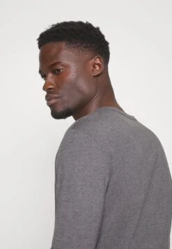 Pier One Maglietta A Manica LungaDark Grey Melange Uomo T-shirt E Polo PI922OA2T-Q11 -Pier One dca7c9e513d947e8b4fb652aa8572f1f