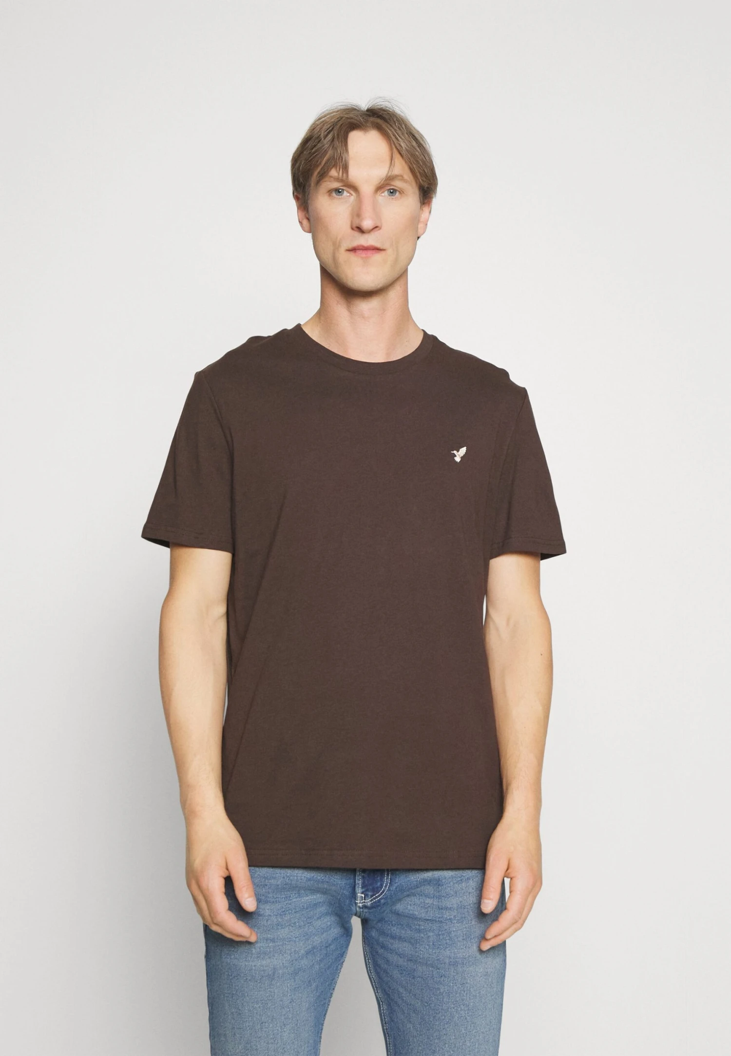 Pier One 3 PackT-Shirt BasicDark Blue/Beige/Dark Brown Uomo T-shirt E Polo PI922O0YA-K11 7 Pier One 3 PackT-Shirt BasicDark Blue/Beige/Dark Brown Uomo T-shirt E Polo PI922O0YA-K11 - immagine 5