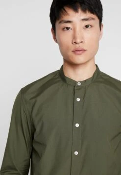 Pier One 2 Pack - Camicia - Oliv/Black 11 Pier One 2 Pack - Camicia - Oliv/Black -Pier One e61d982891db443cb20fcf452cc69907