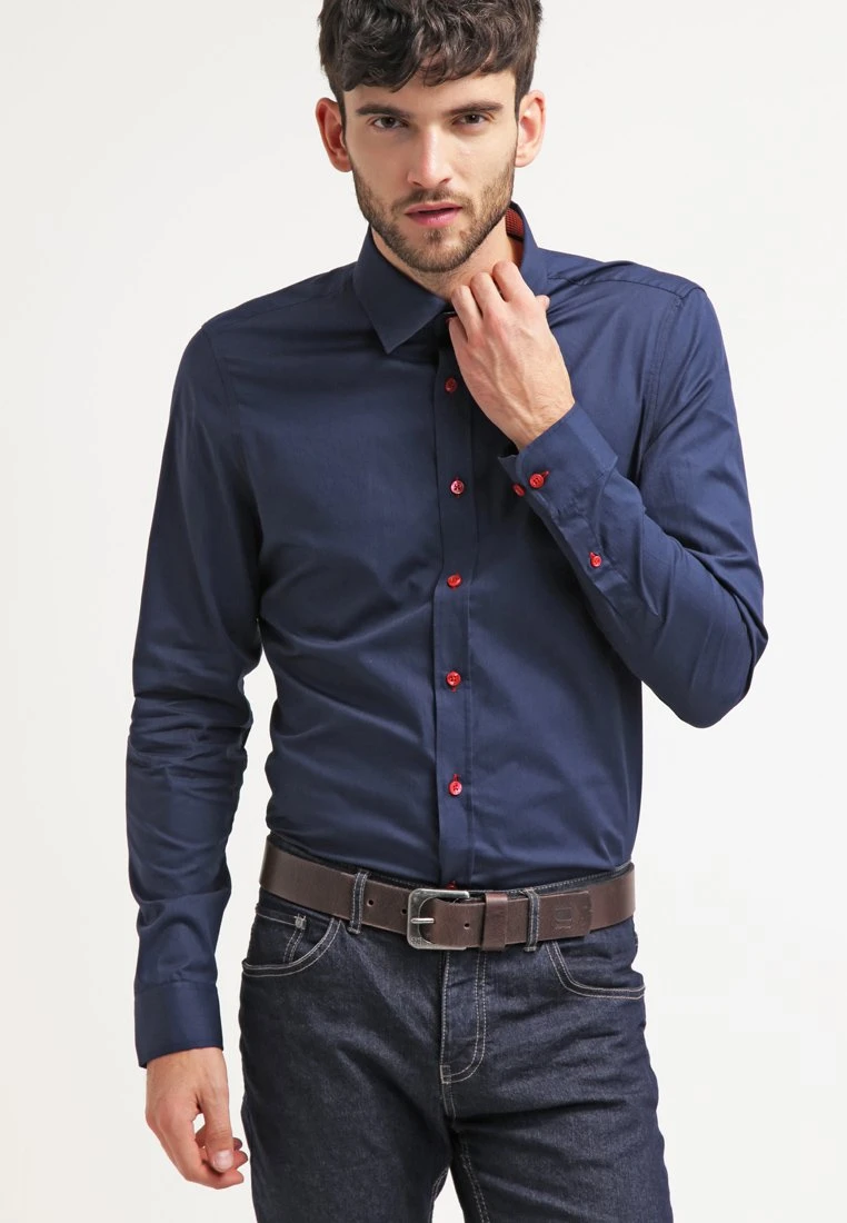 Pier One CamiciaDark Blue/Red Uomo Completi E Cravatte PI922D02W-K12 3 Pier One CamiciaDark Blue/Red Uomo Completi E Cravatte PI922D02W-K12