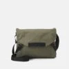 Pier One Borsa A TracollaOlive Uomo Borse PI952H06R-N11 -Pier One ea7ece9aa6274549a96a7945f523d030