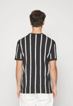 Pier One T-Shirt Con StampaBlack Uomo T-shirt E Polo PI922O0YR-Q11 9 Pier One T-Shirt Con StampaBlack Uomo T-shirt E Polo PI922O0YR-Q11 -Pier One ebb7e98c201a480f98b9744084fa81a4