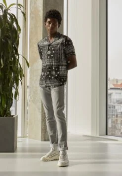 Pier One UnisexCamiciaBlack Donna Camicie E Bluse PI922D0EI-Q11