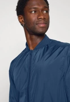 Pier One Giubbotto Bomber Dark Blue Uomo Giacche YO122T02C-K11 11 Pier One Giubbotto Bomber Dark Blue Uomo Giacche YO122T02C-K11 -Pier One f471d7cddf4d4350a56d062a538415d3