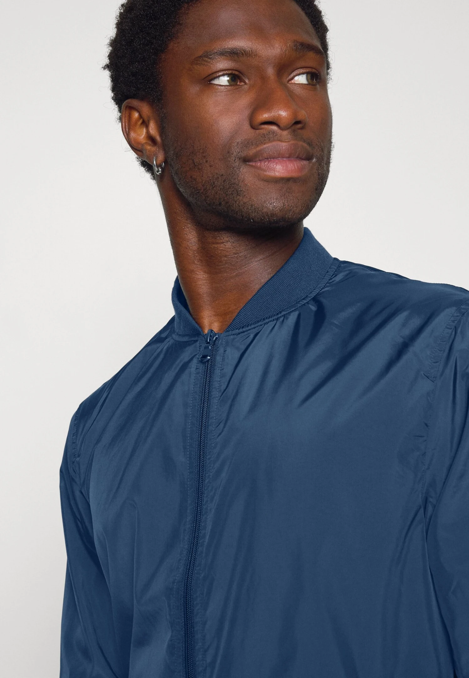 Pier One Giubbotto Bomber Dark Blue Uomo Giacche YO122T02C-K11 7 Pier One Giubbotto Bomber Dark Blue Uomo Giacche YO122T02C-K11 - immagine 5