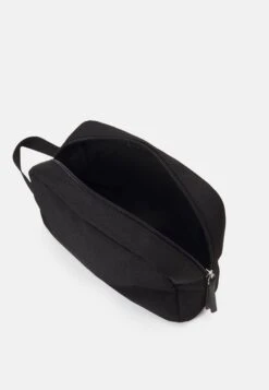 Pier One TrousseBlack Uomo Borse PI952H06N-Q11 -Pier One f5c1775f4f7d4b7bb98a15ef62ac1603