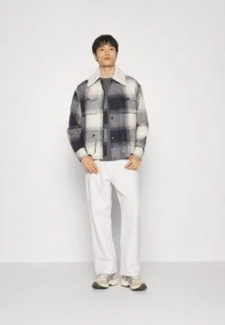 Pier One Giacca Leggera - Black/Beige -Pier One f813cadc44ef453ba09207141238ff08