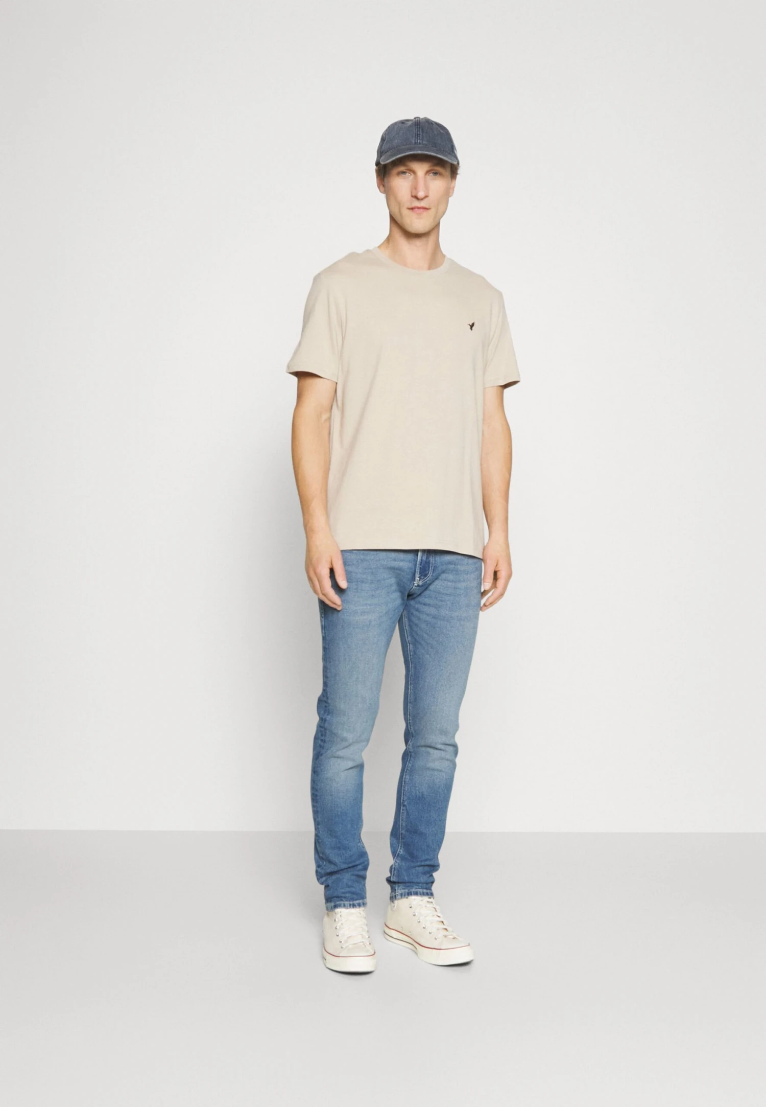 Pier One 3 PackT-Shirt BasicDark Blue/Beige/Dark Brown Uomo T-shirt E Polo PI922O0YA-K11 3 Pier One 3 PackT-Shirt BasicDark Blue/Beige/Dark Brown Uomo T-shirt E Polo PI922O0YA-K11