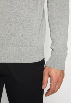 Pier One MaglioneMottled Light Grey Uomo Maglieria PI922Q068-C11 13 Pier One MaglioneMottled Light Grey Uomo Maglieria PI922Q068-C11 -Pier One fc8814f4b31d41e5919dafbc1b4d4f60