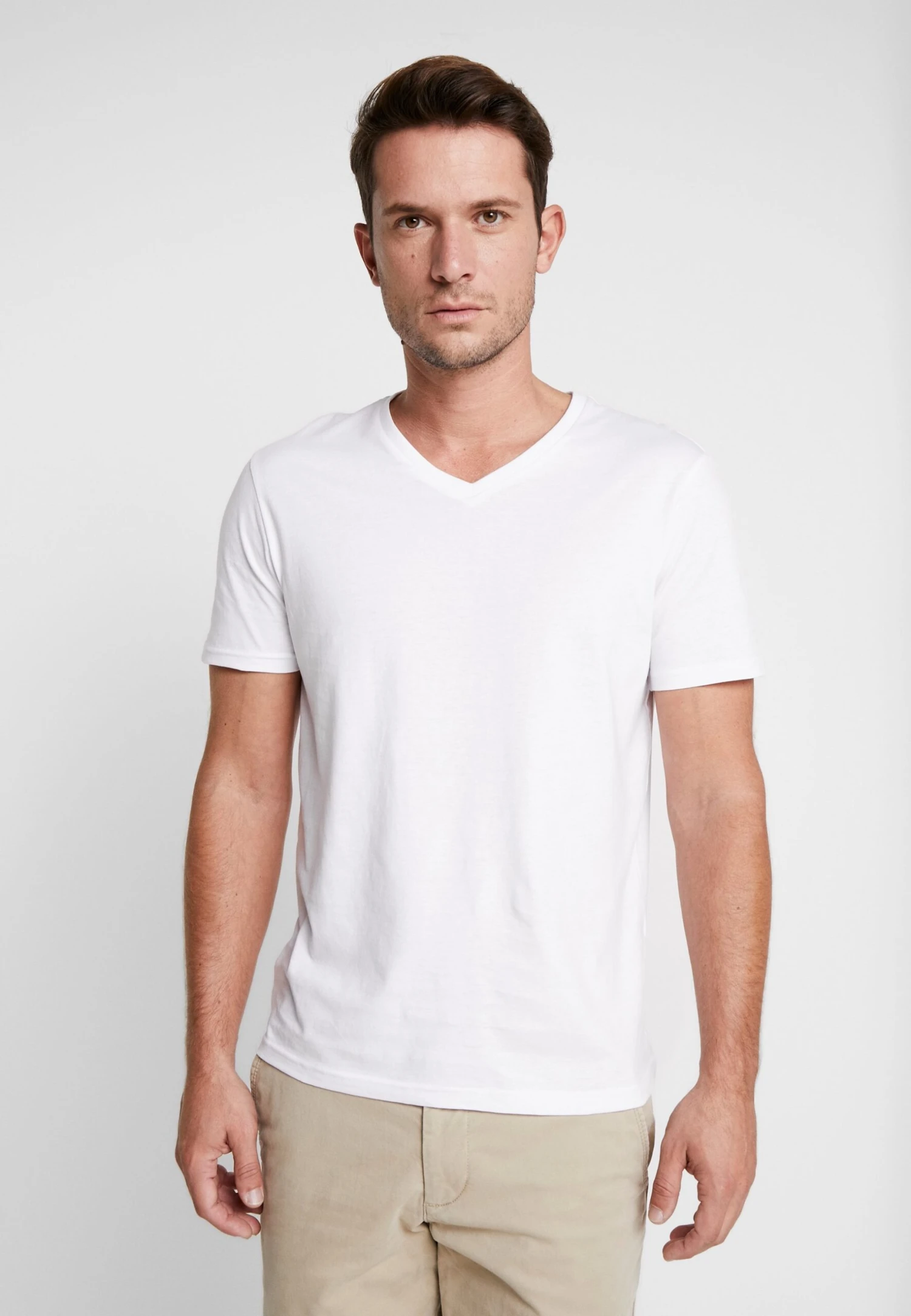 Pier One 3 Pack T-Shirt BasicWhite Uomo T-shirt E Polo PI922O0GO-A12 4 Pier One 3 Pack T-Shirt BasicWhite Uomo T-shirt E Polo PI922O0GO-A12 - immagine 2